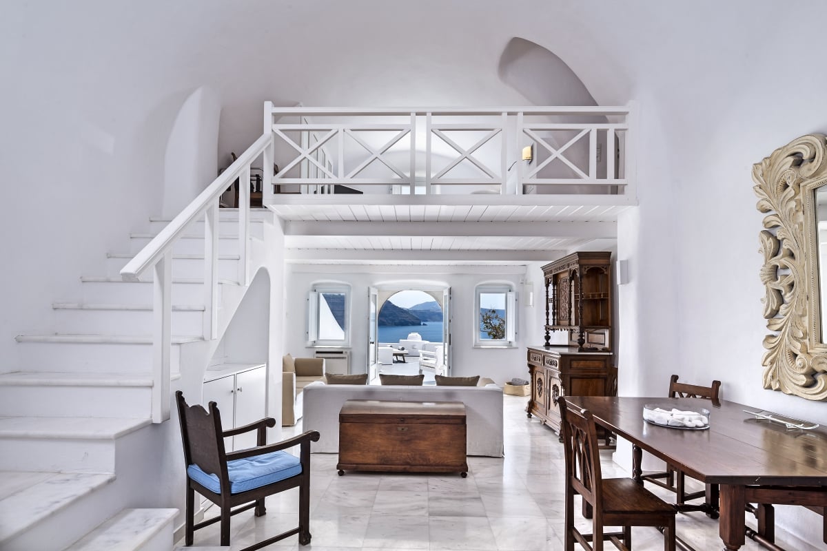 Greece_Canaves_Oia_Canaves_Hotel_Grande_Suite_With_Plunge_Pool_fivestardestination__five_star_destiantion_4