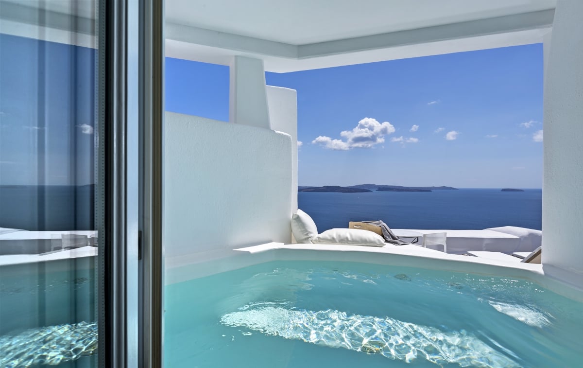 Greece_Canaves_Oia_Canaves_Hotel_Honeymoon_Suite_fivestardestination__five_star_destiantion_1