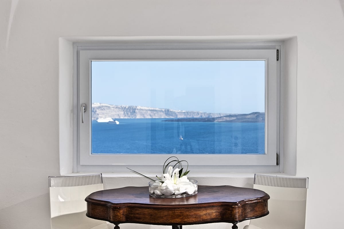 Greece_Canaves_Oia_Canaves_Hotel_River_Pool_Suite_fivestardestination__five_star_destiantion_5