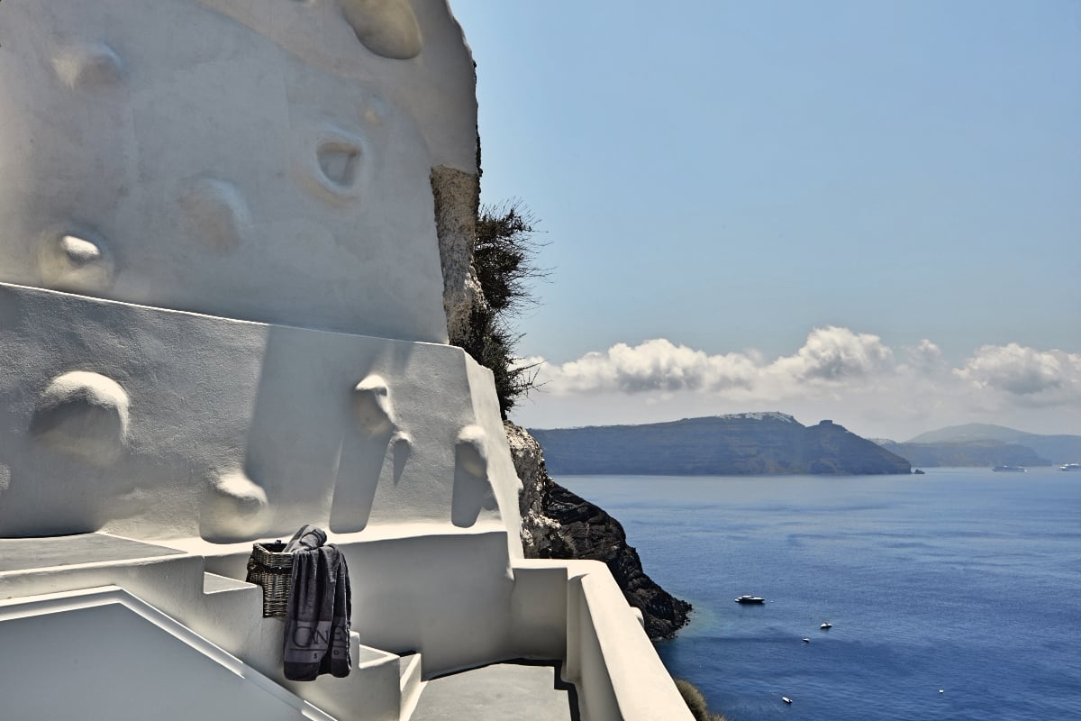 Greece_Canaves_Oia_Suites_Executive_Suite_with_cave_pool_fivestardestination_five_star_destination_13